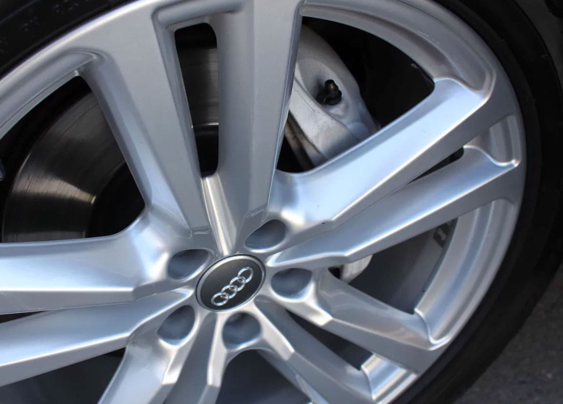 Замена колеса на автомобиле Audi