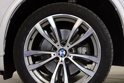 Снять секретку с колеса BMW 1