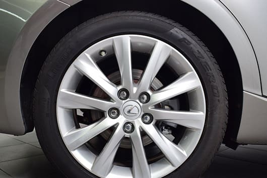 Снять секретку с колеса Lexus GX