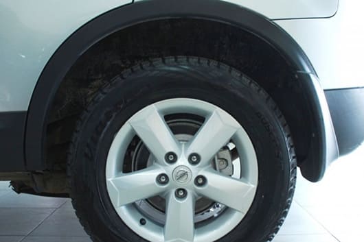 Снять секретку с колеса Nissan Terrano