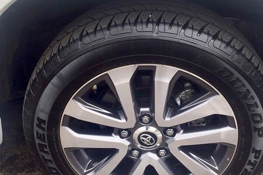 Снять секретку с колеса Toyota Camry