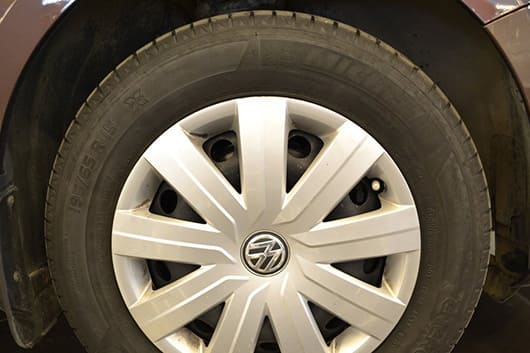 Снять секретку с колеса Volkswagen Jetta