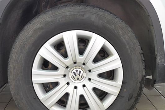 Снять секретку с колеса Volkswagen Polo